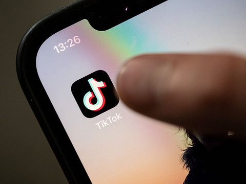 Le patron de TikTok prêt à défendre l'application au Congrès US