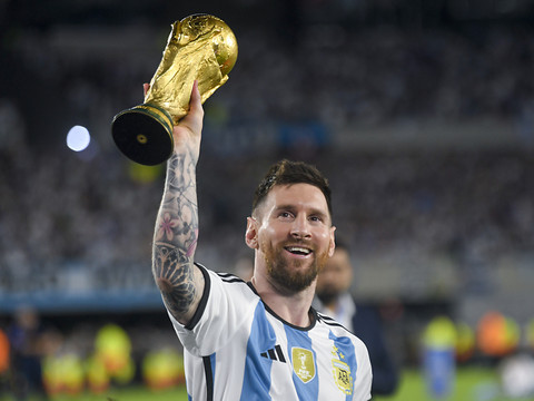 L'Argentine fête son titre, Messi son 800e but