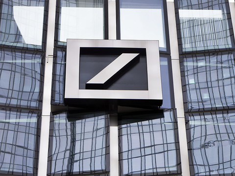 Deutsche Bank, à peine retapé, vacille en Bourse