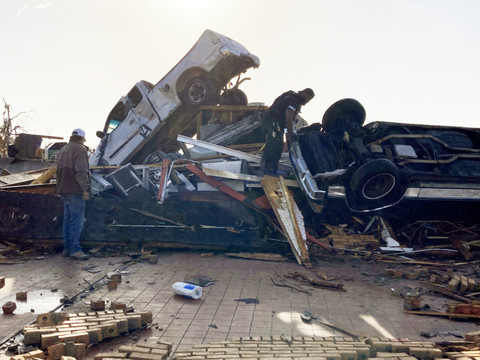 Au moins 25 personnes tuées par une tornade dans le Mississippi