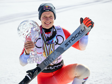 Marco Odermatt titré en géant