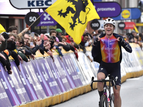 Marlen Reusser s'impose en solo à Gand - Wevelgem