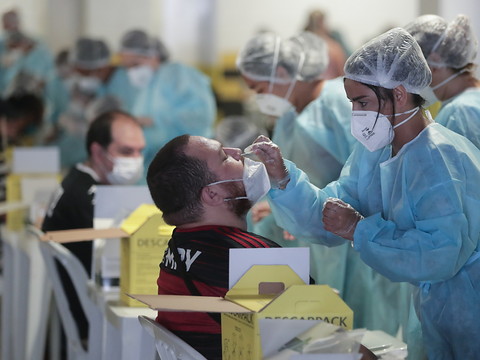 Le Brésil passe le cap des 700'000 morts après trois ans