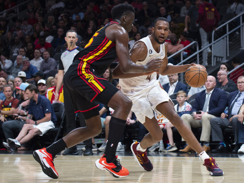 Les Hawks s'accrochent à la 8e place