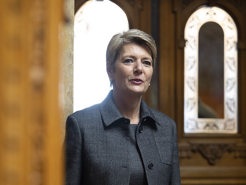 Le Conseil fédéral présente ses premières mesures d'économie