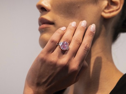 Un rarissime diamant rose bientôt aux enchères à New York