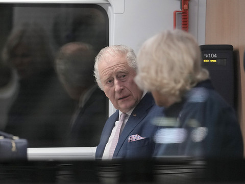 Charles III termine sa première visite à l'étranger à Hambourg