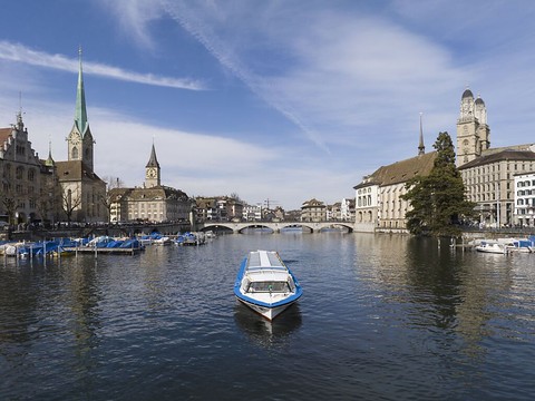 Bateaux mouches électriques inaugurés à Zurich