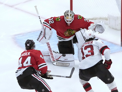 Un 72e point pour Hischier, un 37e but pour Meier