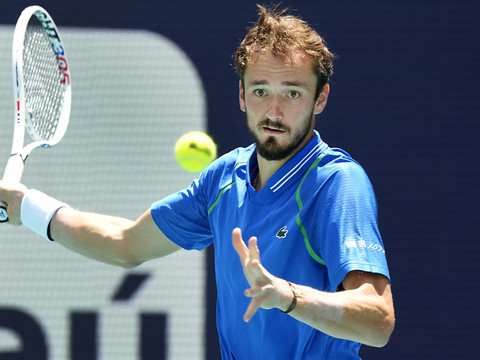 Daniil Medvedev toujours trop fort pour Jannik Sinner