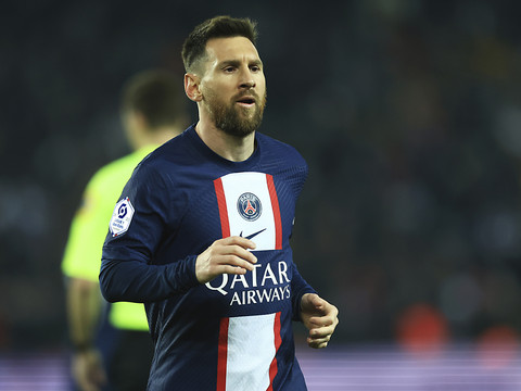 PSG: sifflets contre Messi