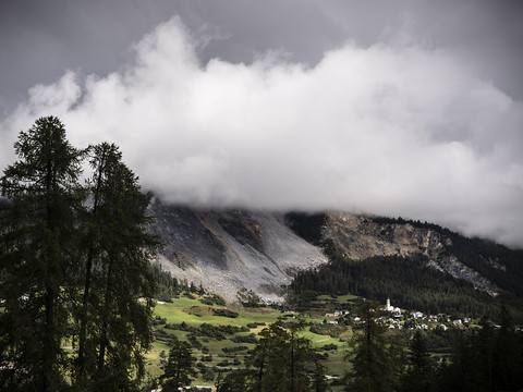 Le village de Brienz (GR) doit se préparer à être évacué