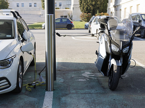 Les voitures électriques seront aussi imposées dès 2024