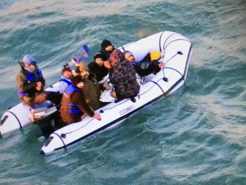 Des migrants repêchés dans la Manche après un naufrage
