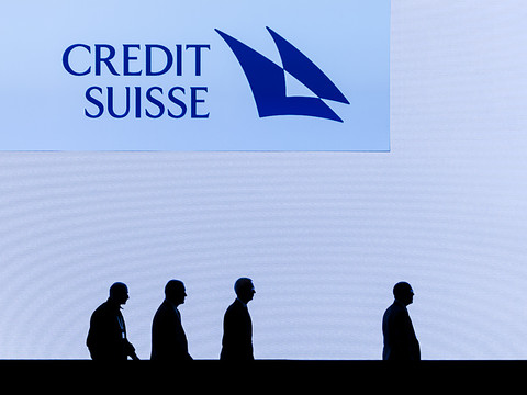 CS-UBS: le Conseil fédéral rendra un rapport dans un délai d'un an
