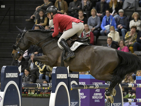 Pius Schwizer prend la main à Omaha