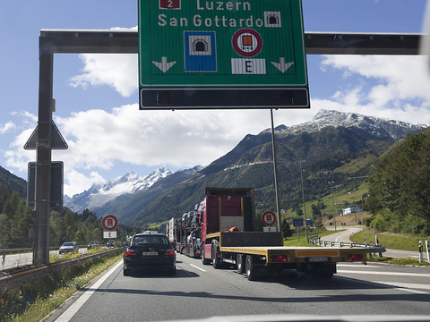 Premier bouchon sur la route des retours au Gothard