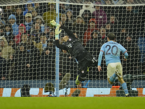 City assomme le Bayern et Yann Sommer