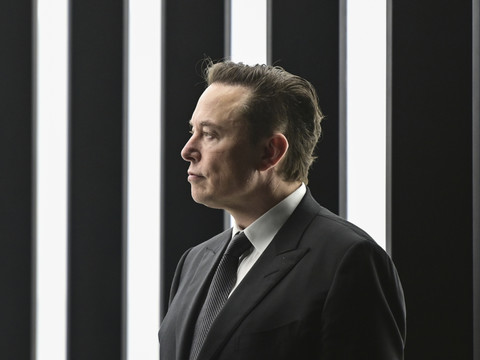 Elon Musk travaille sur un projet d'IA pour Twitter