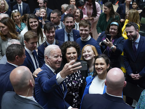 Biden plaide pour la fin du blocage politique en Irlande du Nord