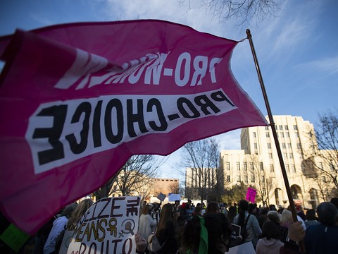 L'avenir de la pilule abortive se jouera devant la Cour suprême