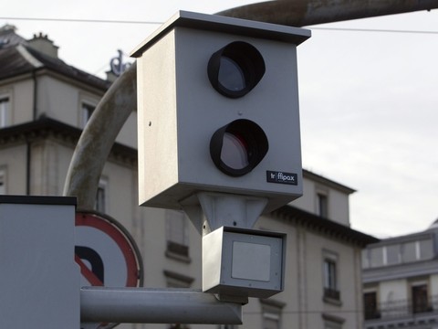 Chauffards pincés à plus de 140 km/h au lieu de 80 outre-Sarine