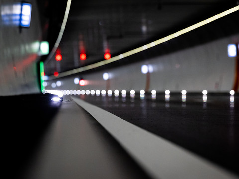 Troisième tube autoroutier inauguré au Gubrist, près de Zurich