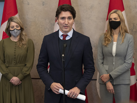 Ottawa rétablit le financement de la fédération sous conditions