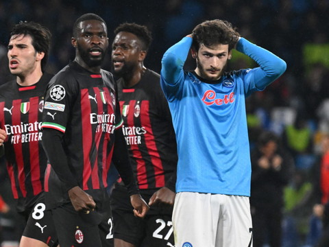 Le Napoli tombe de haut