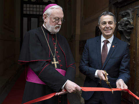 Ignazio Cassis ouvre l'ambassade de Suisse auprès du St-Siège
