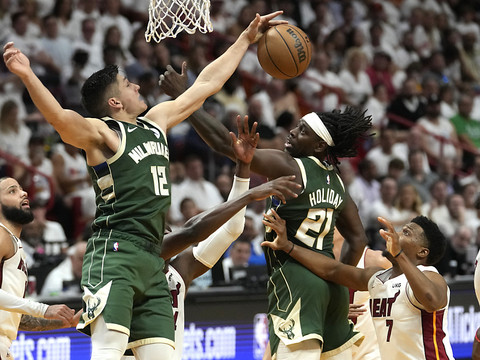 Cela se complique pour Milwaukee