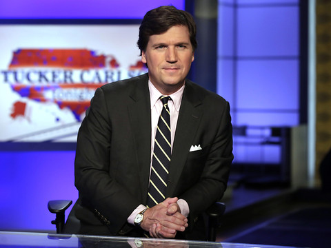 L'animateur conservateur vedette Tucker Carlson quitte Fox News