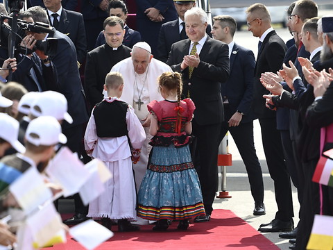 Le pape en Hongrie, une visite dominée par la guerre en Ukraine