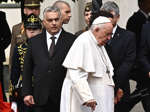 Le pape appelle à 