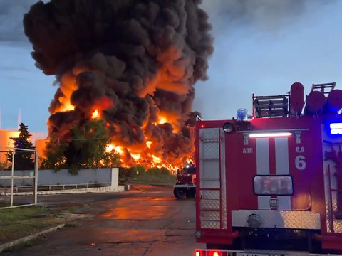 Couvre-feu imposé à Kherson, un dépôt visé près de la Crimée