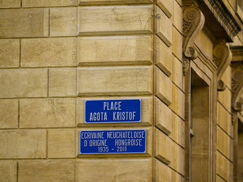 Inauguration d'une place Agota Kristof à Neuchâtel