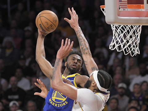 Les Lakers toujours intraitables à domicile