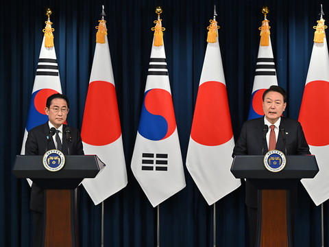 Premier ministre japonais en Corée du Sud pour un important sommet