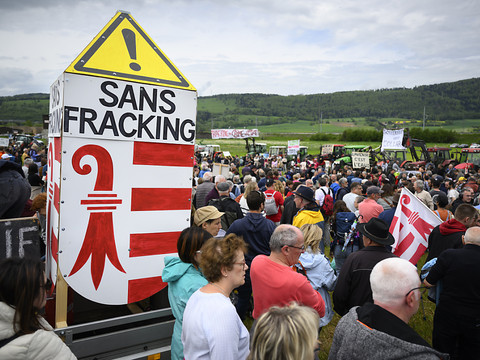 Manifestation contre la géothermie profonde en Haute-Sorne (JU)