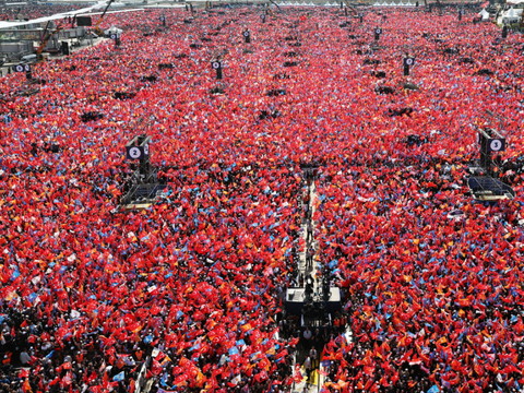 Istanbul, capitale de campagne à huit jours de la présidentielle