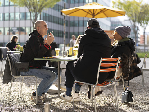 Pas plus de plaintes, quand les terrasses ferment plus tard en été