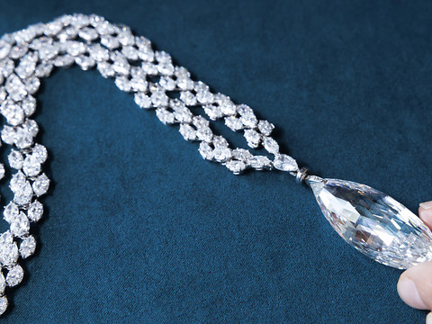 Le 1er volet de la vente des bijoux Horten rapporte 155 millions