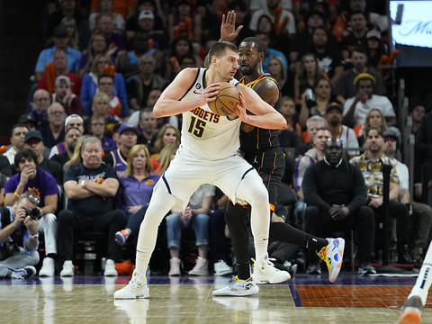 Les Nuggets éliminent les Suns en six matches