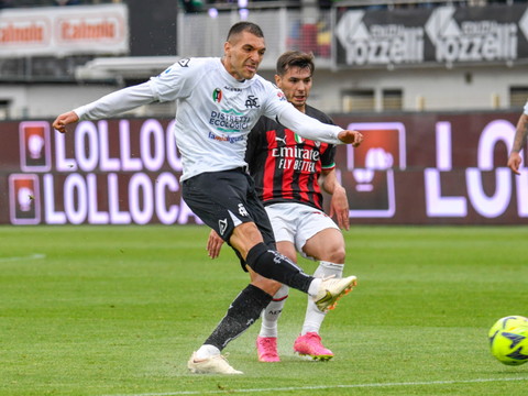 Milan chute chez le relégable Spezia