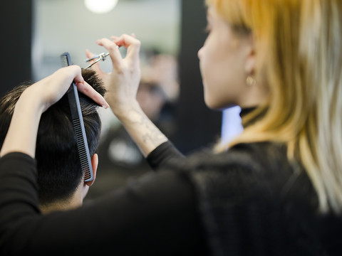 Les syndicats réclament une revalorisation des emplois féminins