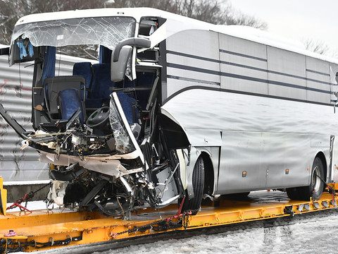 Accident de car mortel à Zurich en 2018: chauffeur italien inculpé