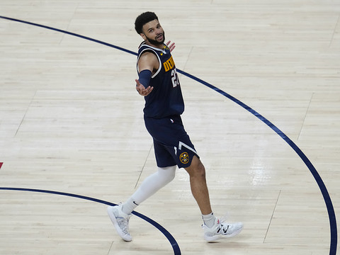 Les Nuggets mènent 2-0 face aux Lakers