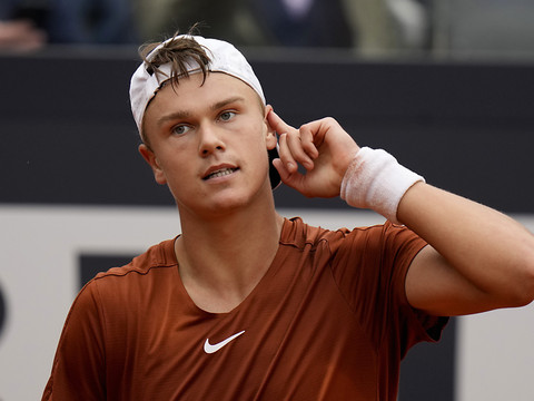 Medvedev rejoint Rune en finale à Rome