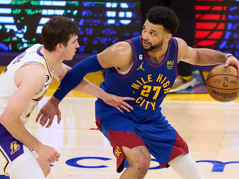Denver encore trop fort pour les Lakers, au bord du précipice