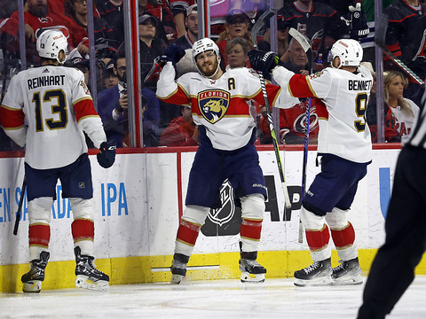 Double break pour les Panthers
